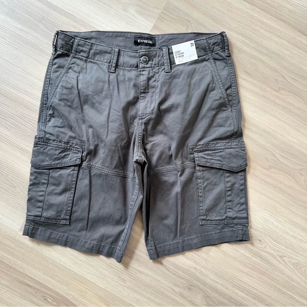 Express Men's Size 31 Classic At The Knee 10" Inseam Gray Shorts NEW